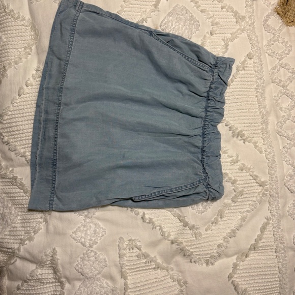 Mini skirt size XS ( like New). 18$ - Picture 2 of 9